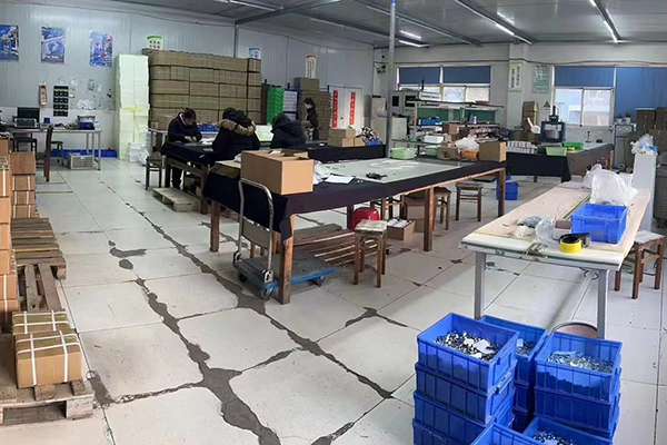 Performance Comparison and Application Differences between Neodymium-Iron-Boron Permanent Magnets and Ferrite Magnets